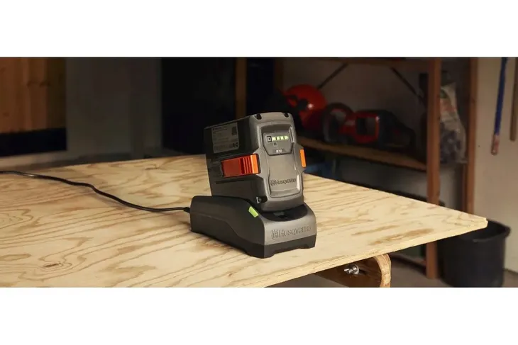 ladowarka-husqvarna-40-c80-80-w-kod-producenta-970487801