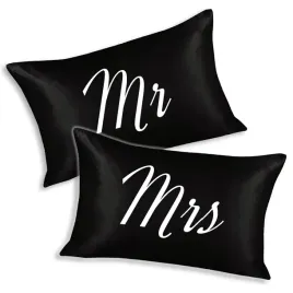 zestaw-poduszek-satynowych-czarnych-do-snu-mr-mrs
