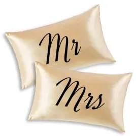 zestaw-poduszek-satynowych-zlotych-do-snu-mr-mrs