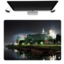 podkladka-mata-ochronna-biurko-50x35-wawel-noc-wzo