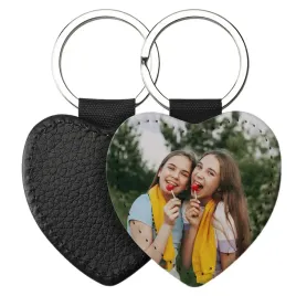 personalizowany-brelok-do-kluczy-prezent-dla-rodzenstwa-w-ksztalcie-serca