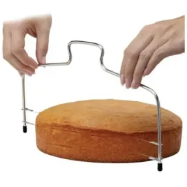 noz-strunowy-do-ciecia-ciasta-tortu-biszkoptu