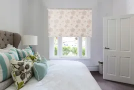 roleta-mini-kwiaty-wzory-108x150-kremowa