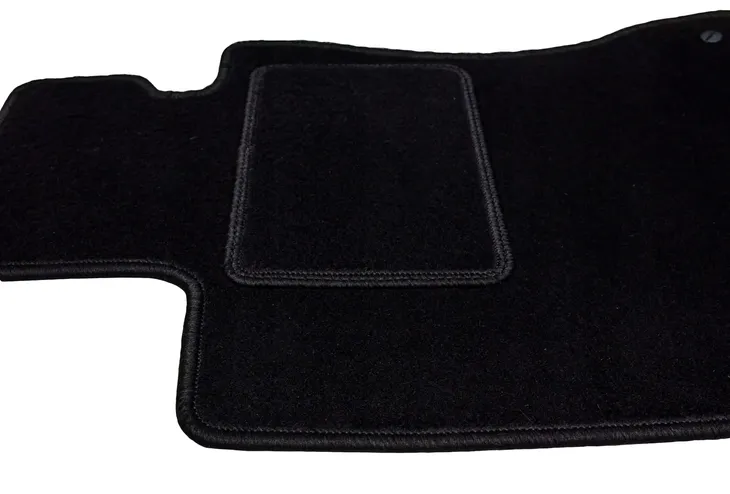bmw-5-e60-e61-dywanik-lewy-przod-classic-7mm-informacje-dodatkowe-bezzapachowe-mocowania-w-zestawie