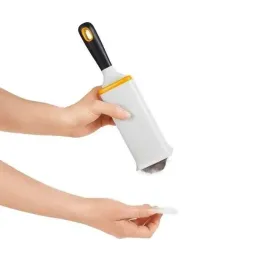 oxo-szczotka-do-ubran-good-grips