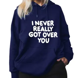 granatowa-bluza-damska-z-kapturem-i-never-really-got-over-you-wzory-l
