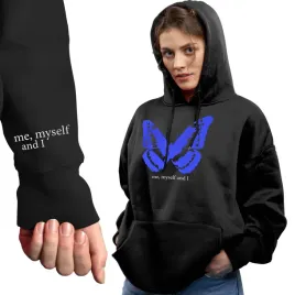 czarna-bluza-damska-z-kapturem-me-myself-and-i-rozmiar-m-wiele-wzorow