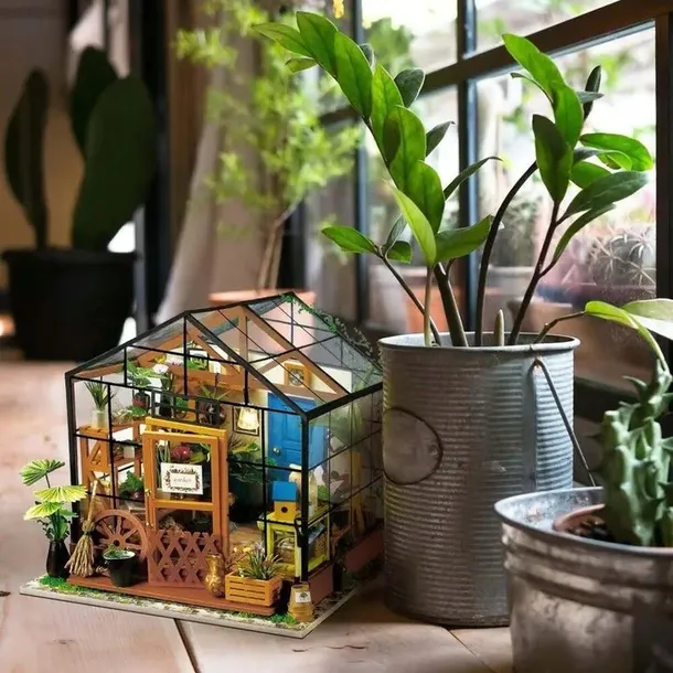 diy-miniaturowy-domek-szklarnia-wiek-dziecka-brak-informacji