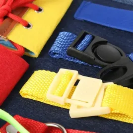 tablica-manipulacyjna-sensoryczna-montessori-nauka-ubierania-trening-raczek