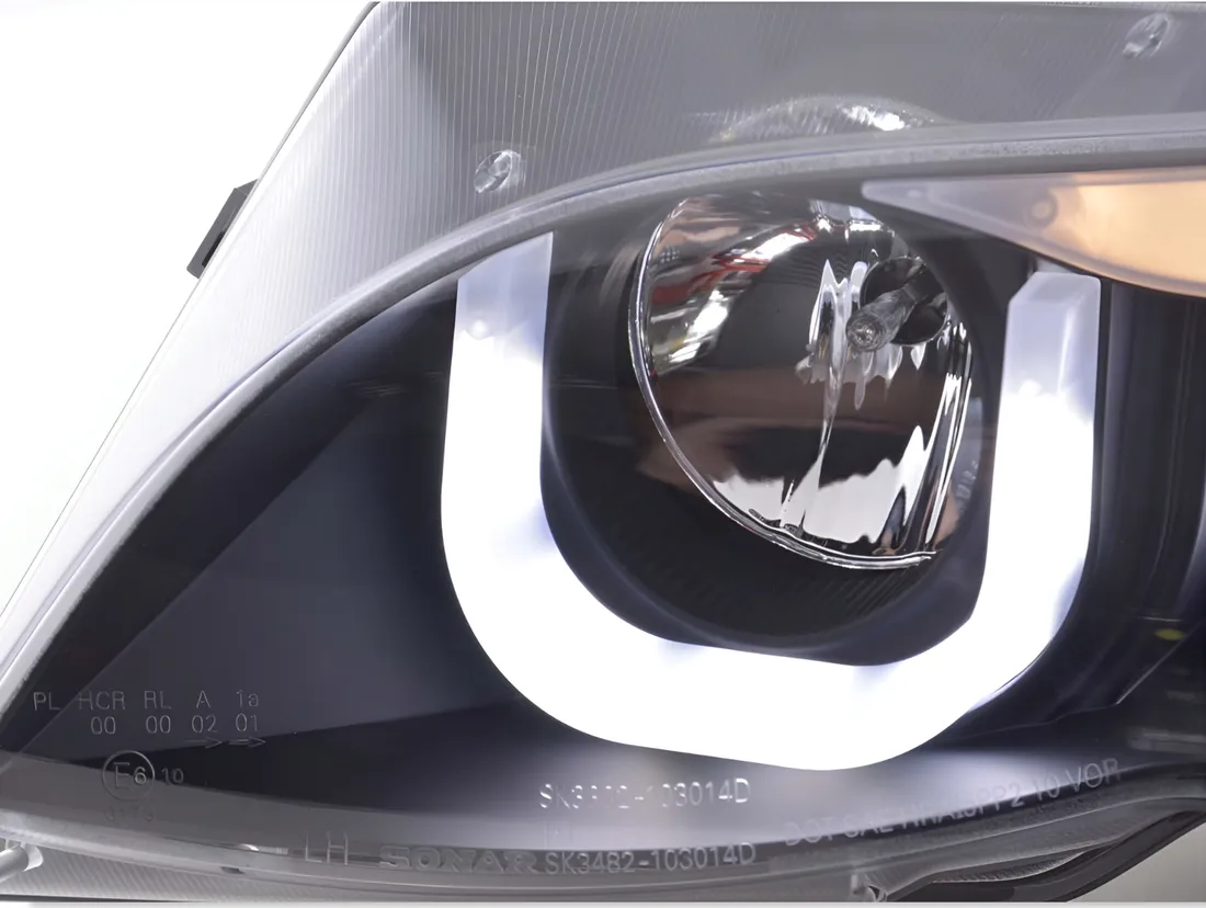 lampy-reflektory-led-3d-u-style-bmw-e46-01-05