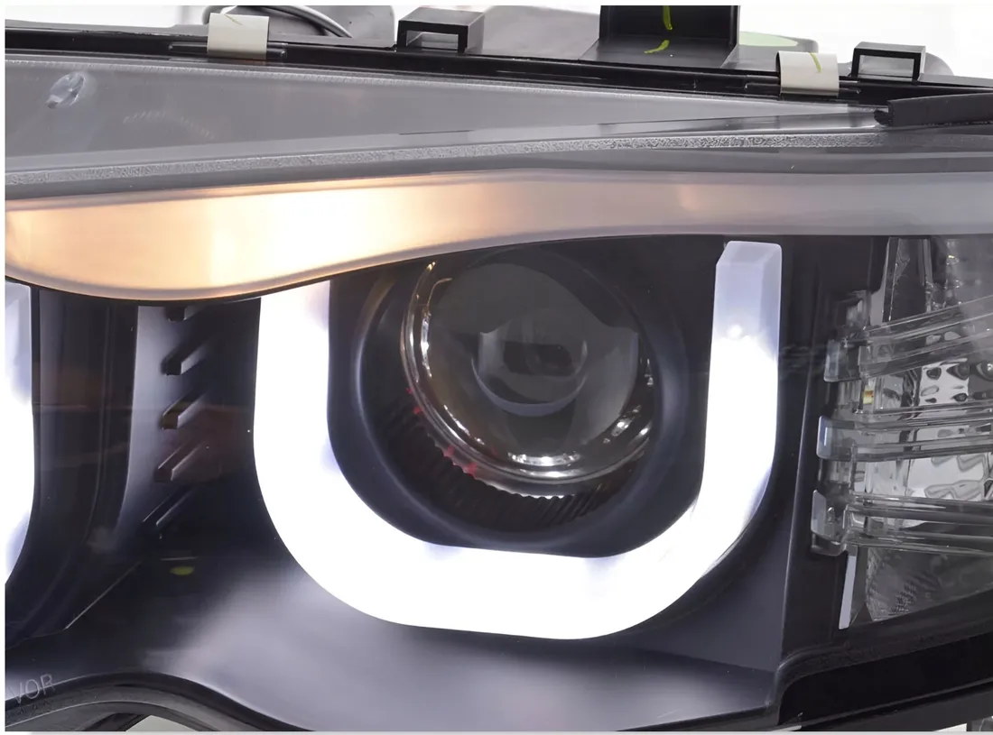 lampy-reflektory-led-3d-u-style-bmw-e46-01-05