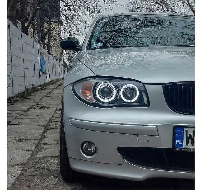 nowe-lampy-reflektory-do-bmw-e87-e81-od-2004-do-2011-biale-ringi-led-depo-jakosc-czesci-zgodnie-z-gvo-p-zamiennik-o-jakosci-porownywalnej-do-oryginalu