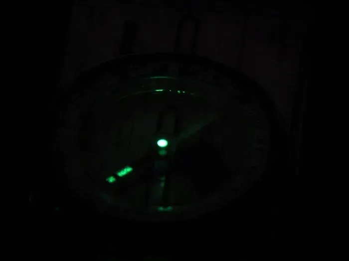 prfesjonalny-kompas-mapowy-silva-field-37501