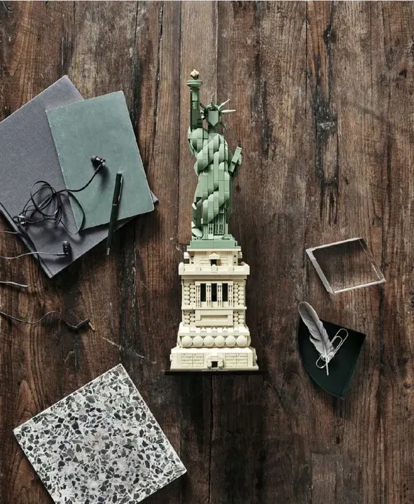 lego-architecture-statua-wolnosci-21042