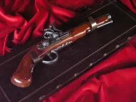 pistolet-skalkowy-na-drewnianej-zawieszce-k1094-53