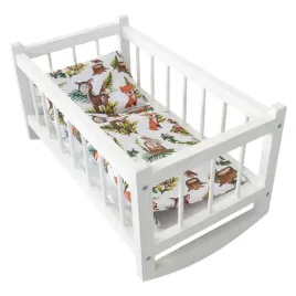 drewniana-kolyska-lozeczko-dla-lalek-biale-posciel-zwierzatka-lesne-pokoj