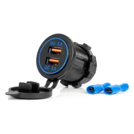 ladowarka-samochodowa-z-gniazdami-usb-wodoodporna-2xusb-qc3-0-12v-24v-amio-