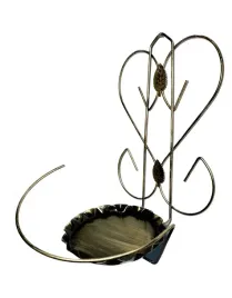 kwietnik-wiszacy-metalowy-zloty-z-ozdobnym-sercem