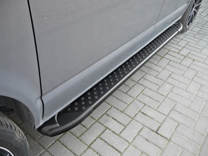stopnie-boczne-progi-jeep-commander-2005-2010-producent-arp-stan-nowy