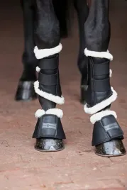 kaloszki-dla-konia-pelisa-ze-sztucznym-futrem-czarny-roz-pony-covallie