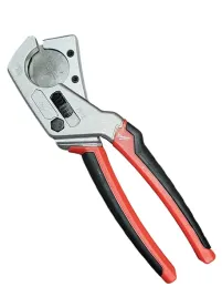 obcinak-nozyce-do-ciecia-rur-pcv-pct-pvc-tworzyw-sztucznych-milwaukee