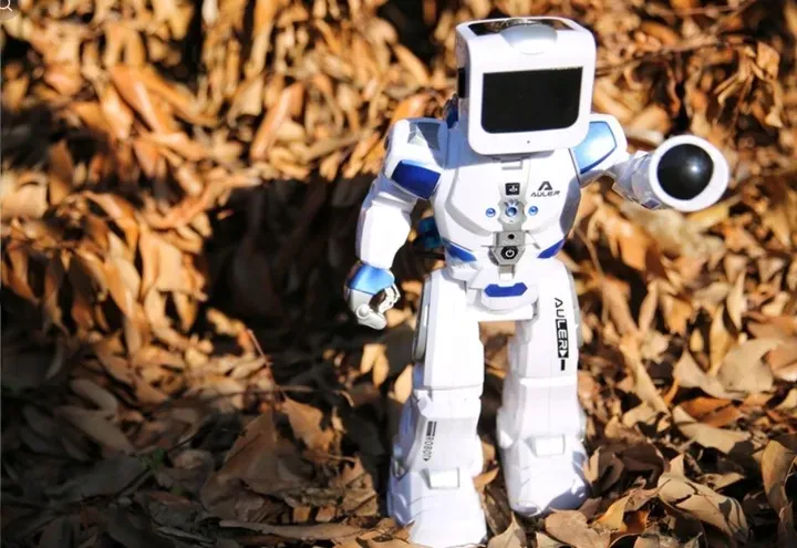 robot-interaktywny-inteligentny-na-wode-pilot-duzy-material-inny