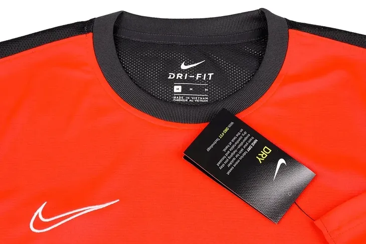 koszulka-nike-academy-pro-top-wlasciwosci-brak