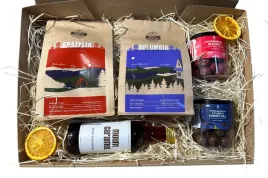 zestaw-prezentowy-upominek-kawa-czekoladki-syrop-pudelko-box-prezent