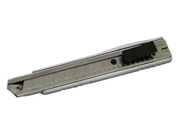 nozyk-z-ostrzem-lamanym-18mm-kolor-srebrny
