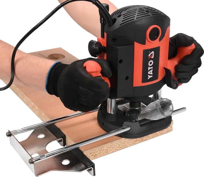 frezarka-2100w-maksymalna-glebokosc-frezowania-55-mm