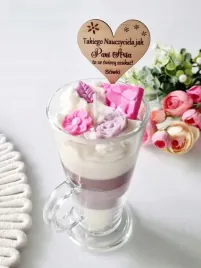 swieca-sojowa-z-grawerem-deser-kawa-latte-prezent-swieta-mikolaj-imieniny