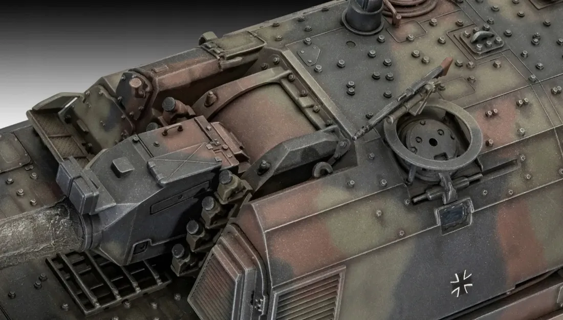 model-do-sklejania-revell-panzerhaubitze-2000