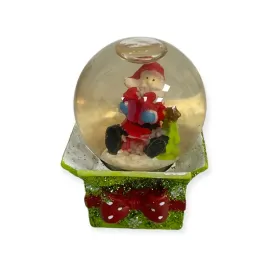 szklana-kula-sniezna-swiateczna-dekoracja-padajacy-snieg-mikolaj