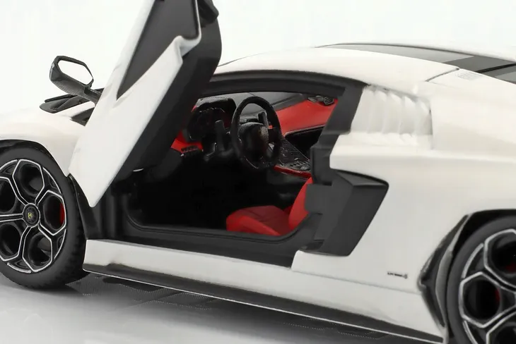 samochod-auto-lamborghini-countach-lp-1-24-bburago-stan-nowy-waga-z-opakowaniem-0-5-kg
