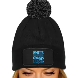 czapka-czarna-zimowa-pompon-na-prezent-smile-brings-good-luck-zabawne-wzory