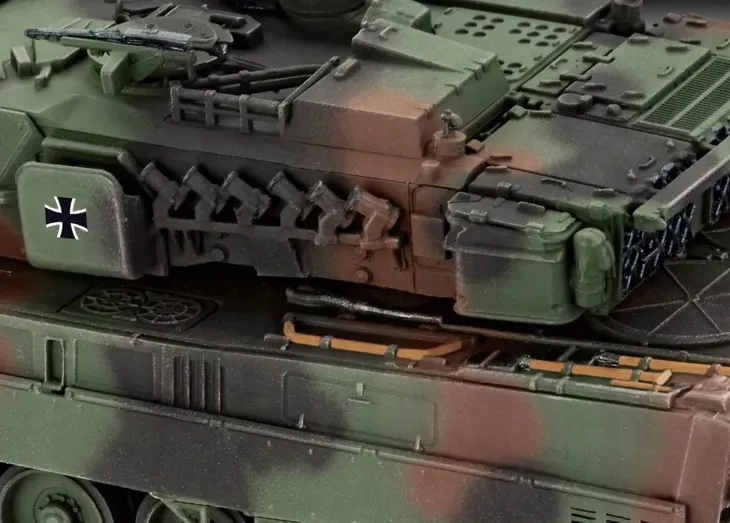 model-do-sklejania-revell-leopard-2-a7v-okres-po-ii-wojnie-swiatowej