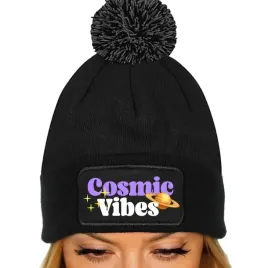 czapka-pompon-bawelniana-zimowa-czarna-cosmic-vibes-modne-subtelne-wzory