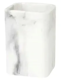 kubek-na-szczoteczke-do-zebow-bialy-kwadratowy-masywny-w-estetyce-marmuru