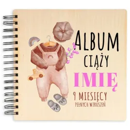 album-drewniany-ciazowy-na-zdjecia-dla-mamy-imie
