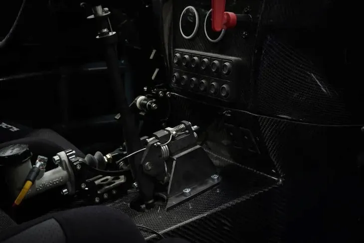 tunel-srodkowy-slide-carbon-bmw-e92-e82-e81-typ-samochodu-samochody-osobowe