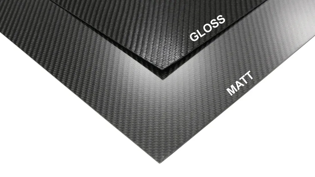 plyta-carbon-gloss-50x60cm-3mm