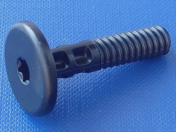 spinka-listwy-progowej-bmw-e90-e91-e92-e93-e87-e81-f12-f13-x1-e84-x6-e71-producent-czesci-inny