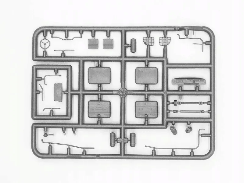 atz-4-131-fuel-bowser-1-72-marka-icm