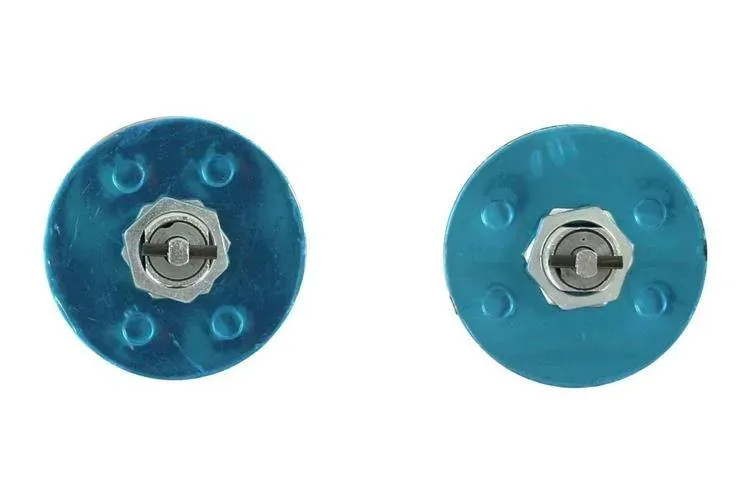 zapinki-maski-flush-carbon