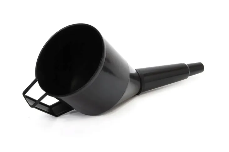 lejek-paliwa-skosny-waga-z-opakowaniem-0-15-kg