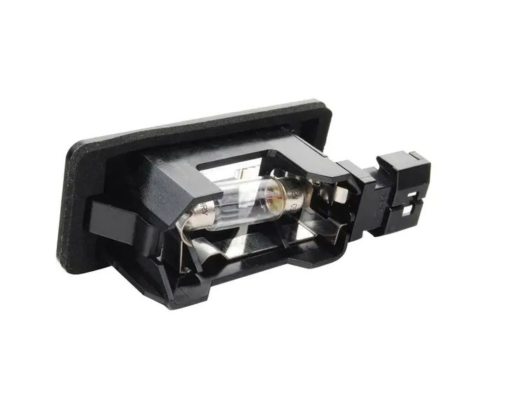 lampka-tablicy-rejestracyjnej-bmw-e46-e39-sdn-e90-e60-zrodlo-swiatla-tradycyjne-halogenowe