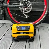 kompresor-sprezarka-samochodowa-pompka-12v-230v-led-zestaw-akcesoria-stan-nowy-marka-mbg-line