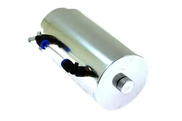 oil-catch-tank-d1spec-9mm-silver-replica-jakosc-czesci-zgodnie-z-gvo-p-zamiennik-o-jakosci-porownywalnej-do-oryginalu