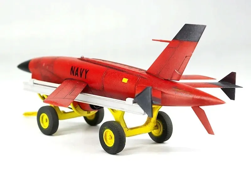 bqm-34a-q-2c-firebee-with-trailer-1-48-marka-icm