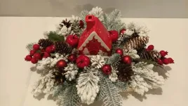 stroik-swiateczny-bozonarodzeniowy-z-domkiem-led